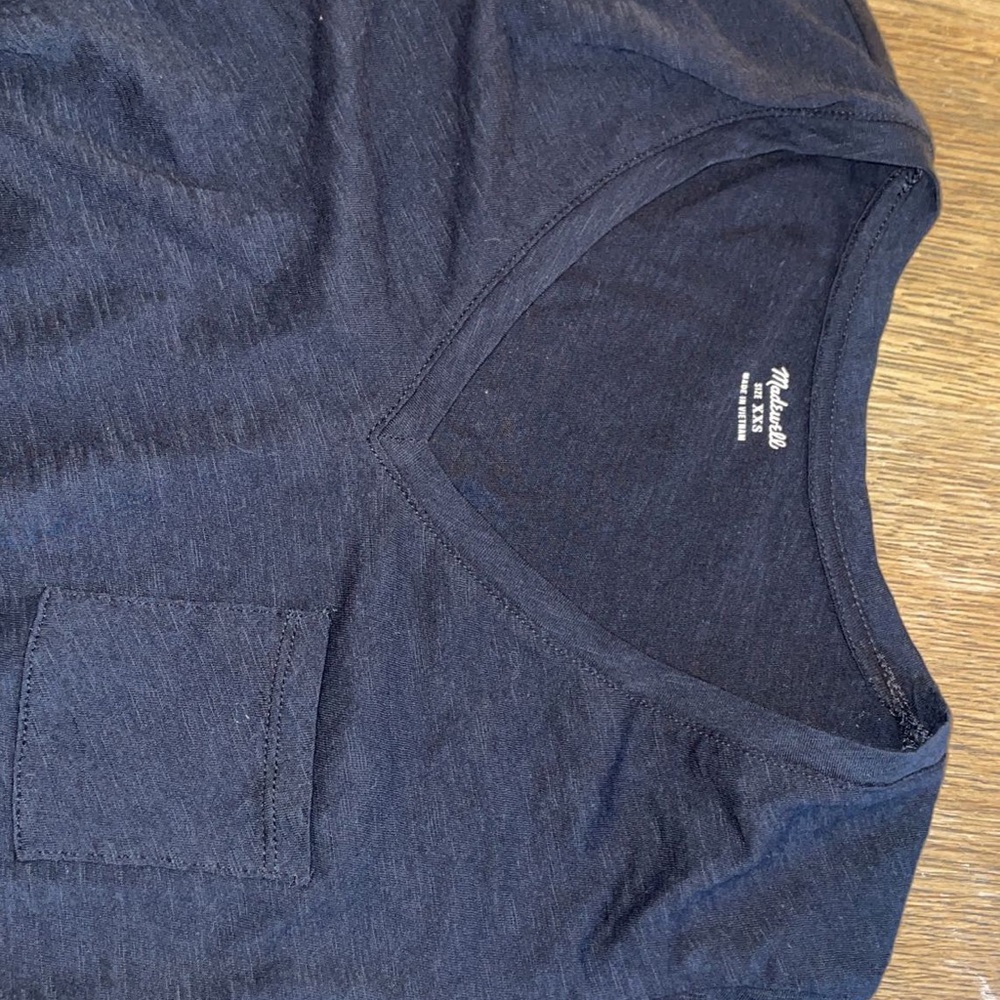 MADEWELL women’s black v-neck top!